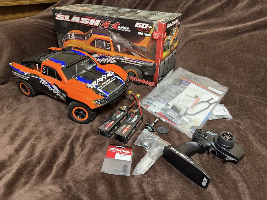 Traxxas Slash 4x4 1/10 модель на радіокеруванні