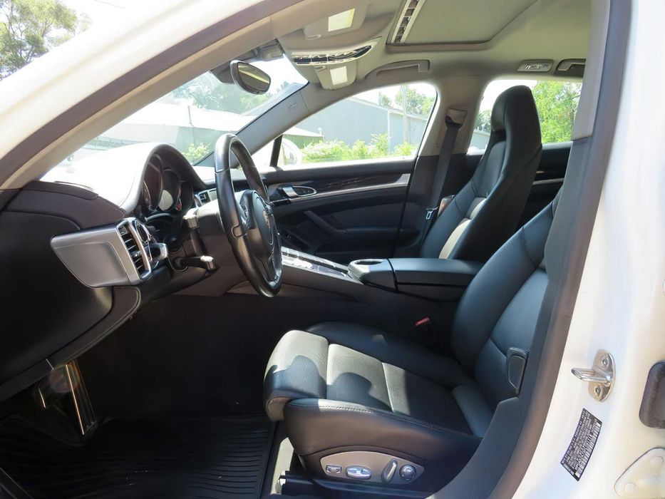 Porsche Panamera 4S      2015