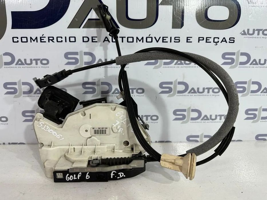 Fecho Frente Direito / Esquerdo - VW Golf VI (3 portas)