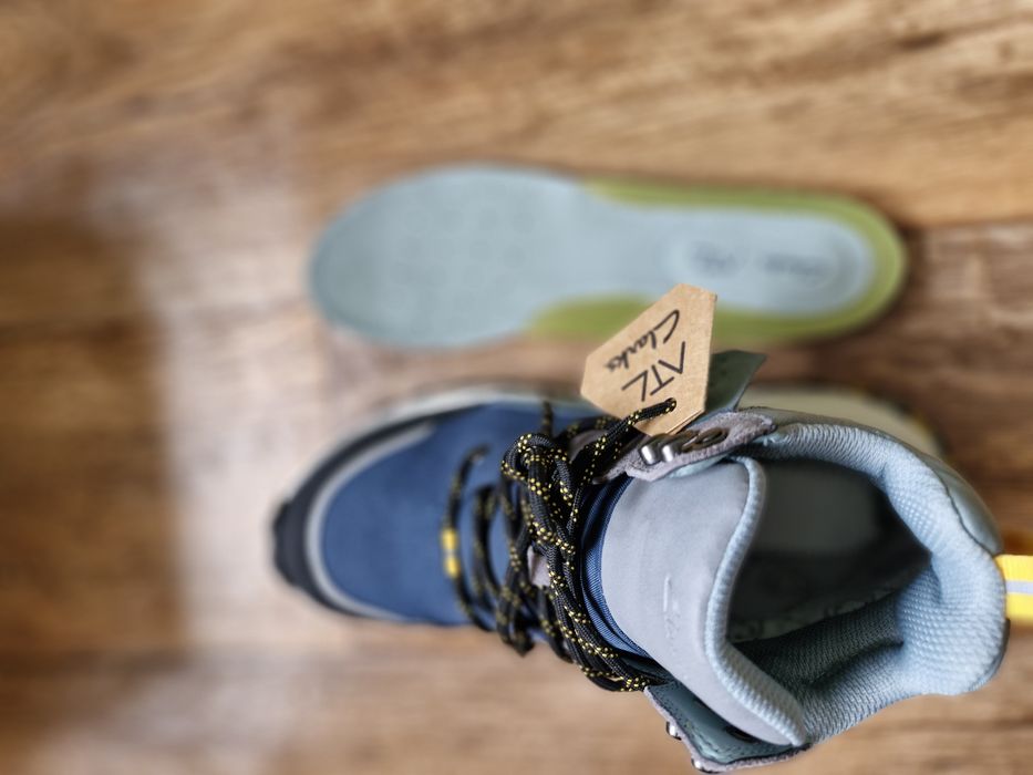 Ботинки кросівки взуття Clarks