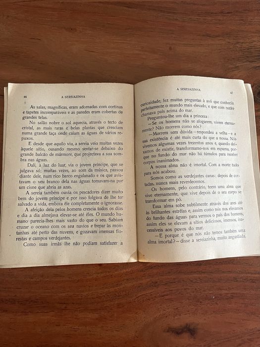 Livro três contos de Andersen
