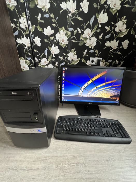 Компютер в комплекті потужний , в гарному стані