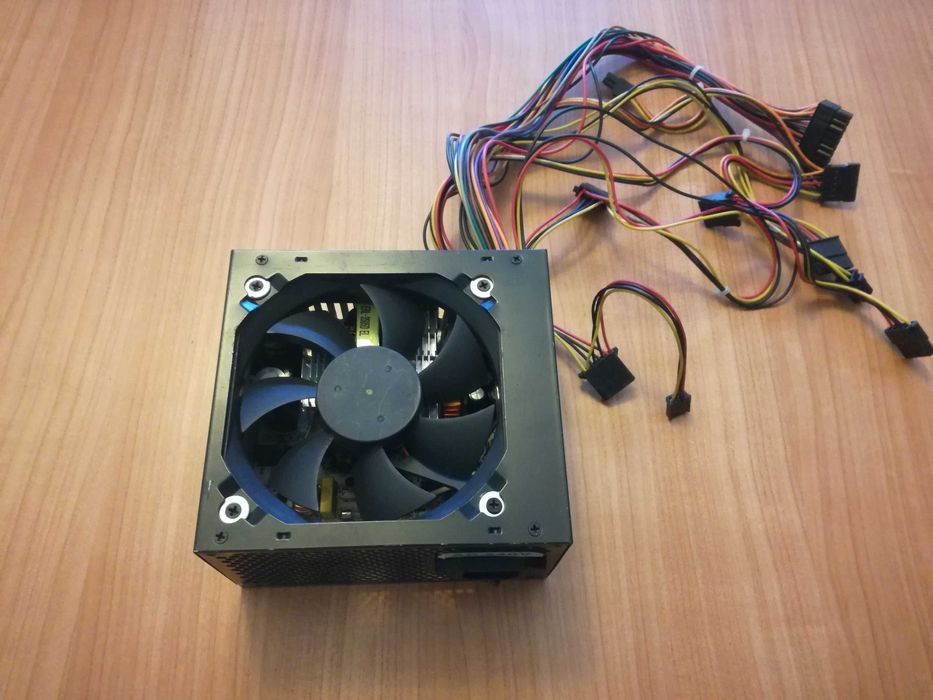 Fonte de alimentação computador