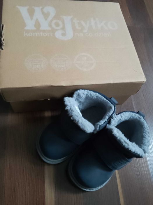 Dziecięce trzewiki ocieplane r. 21