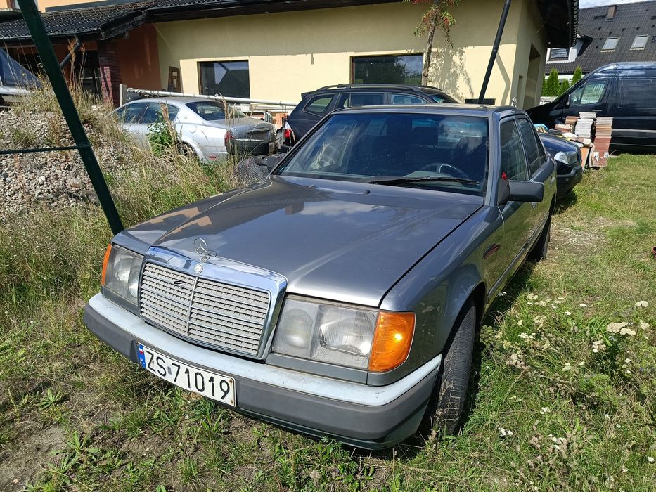 Mercedes-Benz W124