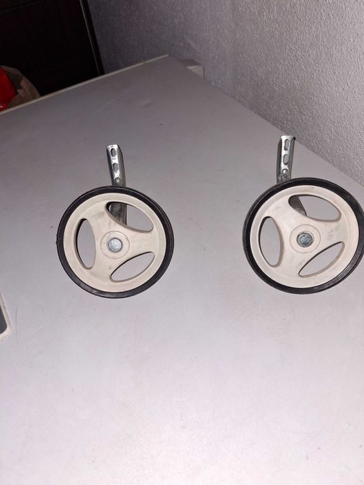 2 rodas de apoio de bicicleta de criancas