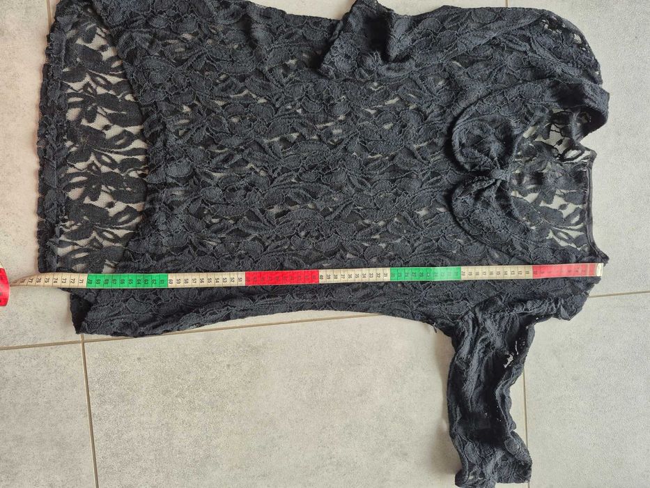 Czarna koszulka narzutka