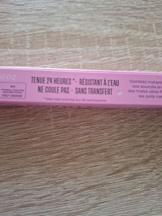 Benefit Mighty Fine Brow Pen - precyzyjny pisak do brwi