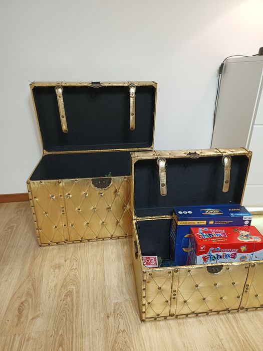Conjunto baús em dourado