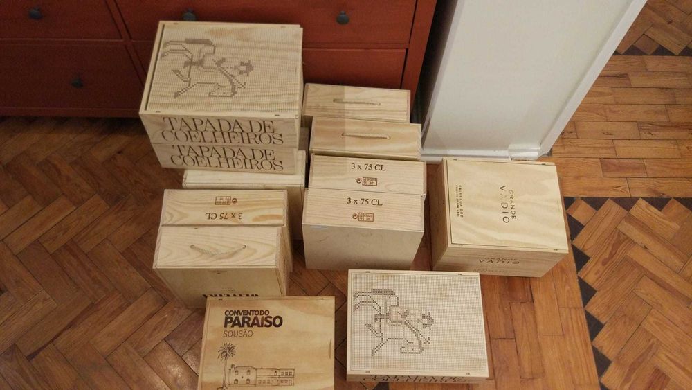 Caixas de madeira e tampas de vinho (novas todas as semanas)