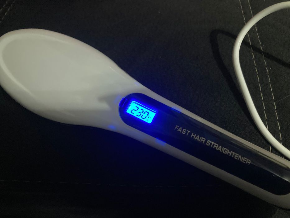 Escova alisadora de cabelo