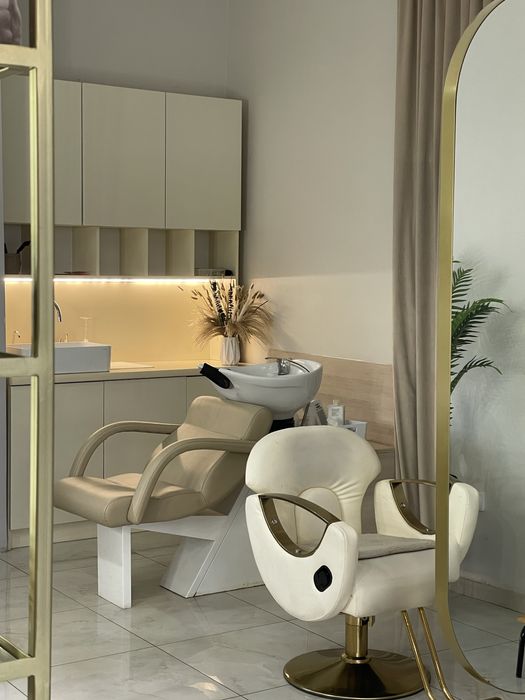 Дзеркало для перукаря