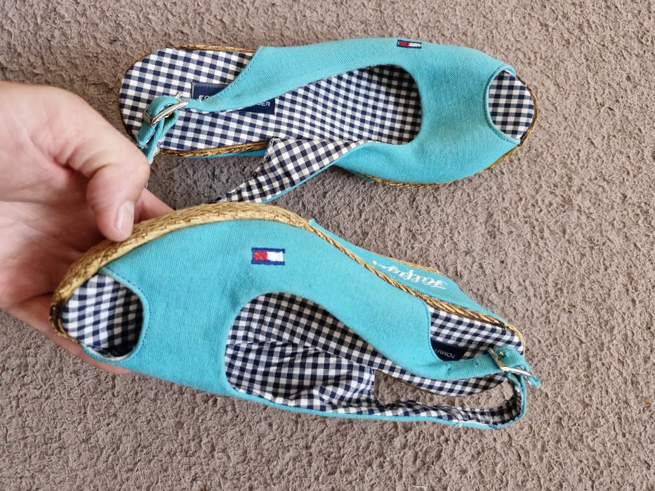 Piękne turkusowe espadryle Tommy Hilfiger na koturnie, rozm. 38