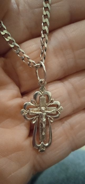 Срібний ланцюжок з хрестиком