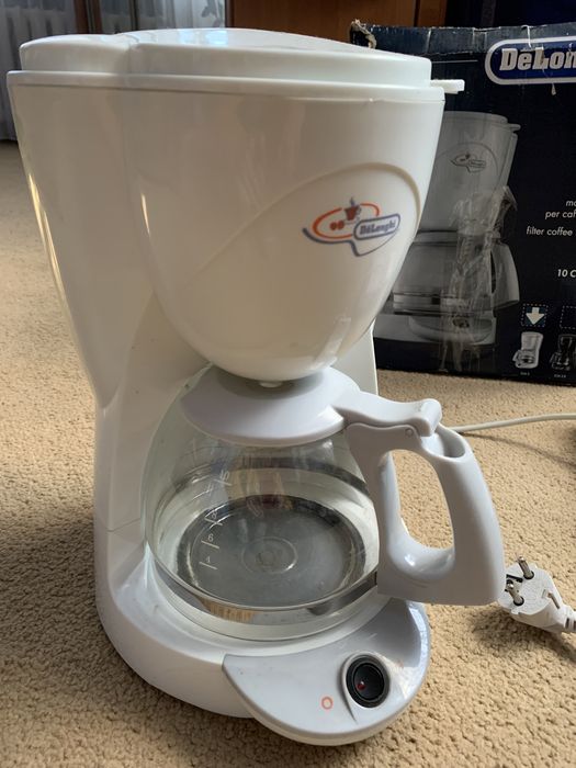 Крапельна кавоварка Delonghi Чайник. Электрочайник Кавомашина