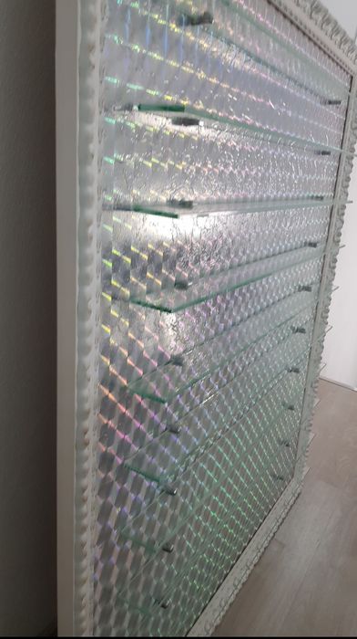 Expositore para verniz. Da para por 200-300 fracos. Com.bom estado