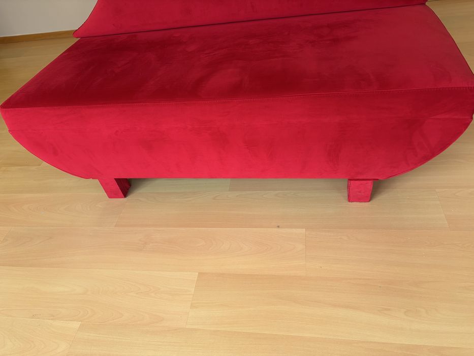 Sofas vermelhos clinica dentaria
