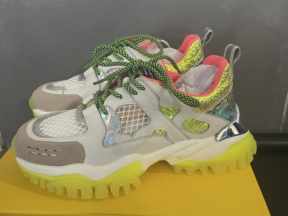 Sapatilhas Russel Matos