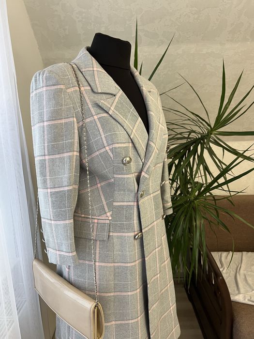 Піджак/пальто стильне та нарядне, без нюансів