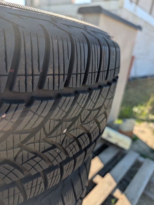 Opony zimowe Dębica 4x Frigo HP2 245/45 R18