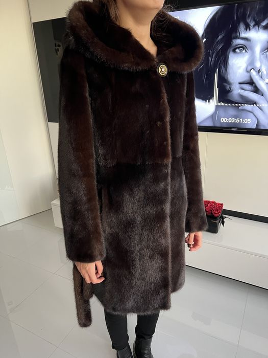 Шуба норкова Amato / Black Nafa с капюшоном