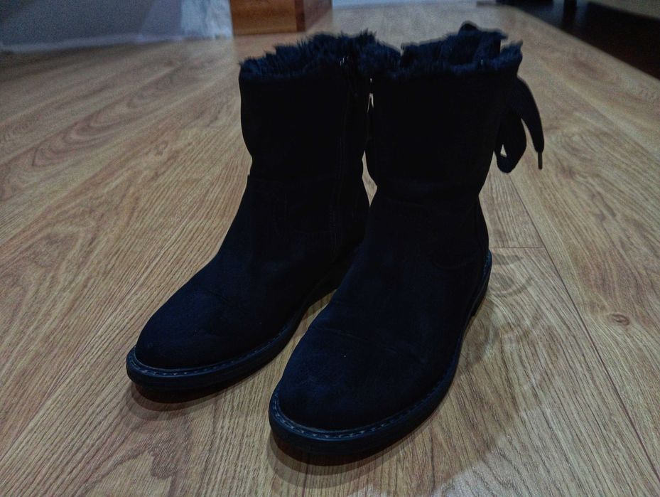 Czarne ocieplane buty zimowe Deichmann 37