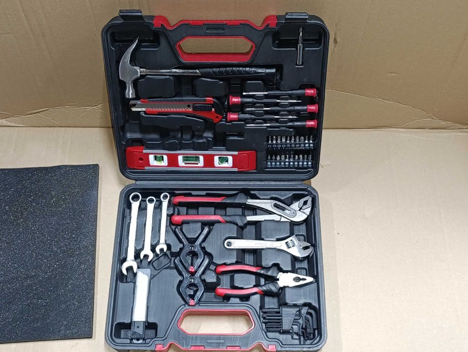 Zestaw narzędzi klucze szczypce kleszcze wkrętaki bity młotek nóż itp