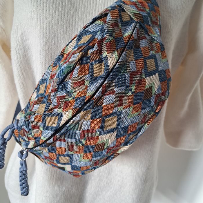 Pojemna nerka damska- nowa