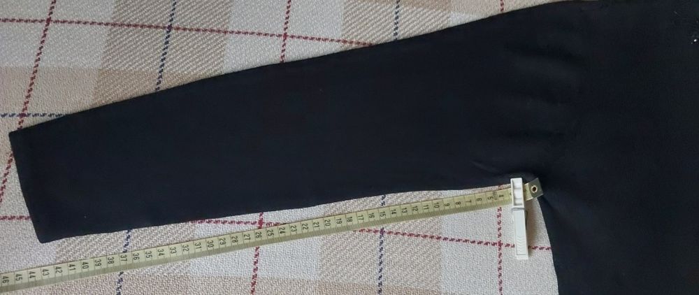 Swetr sweter z ozdobnymi koralikami czarny L/XL