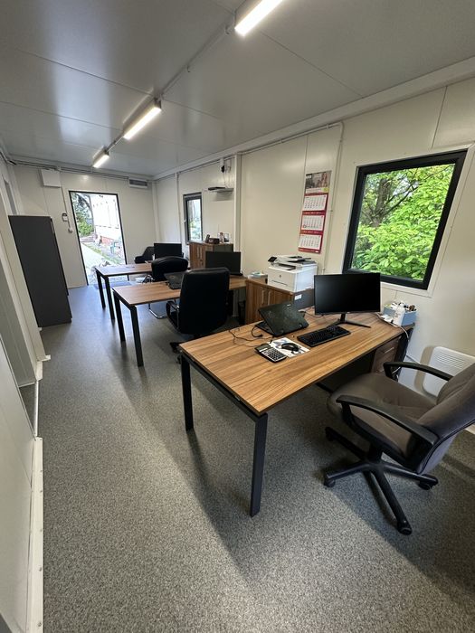 Biuro parterowe wolnostojące 48 metrów z parkingiem przy drodze