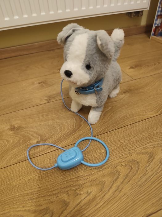 Piesek interaktywny chodzi szczeka