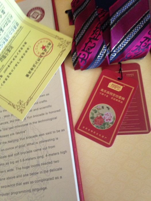 Gravata 100% seda com estojo