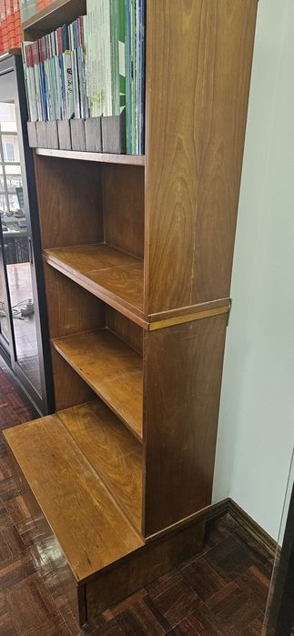 Móvel (estantes abertas)