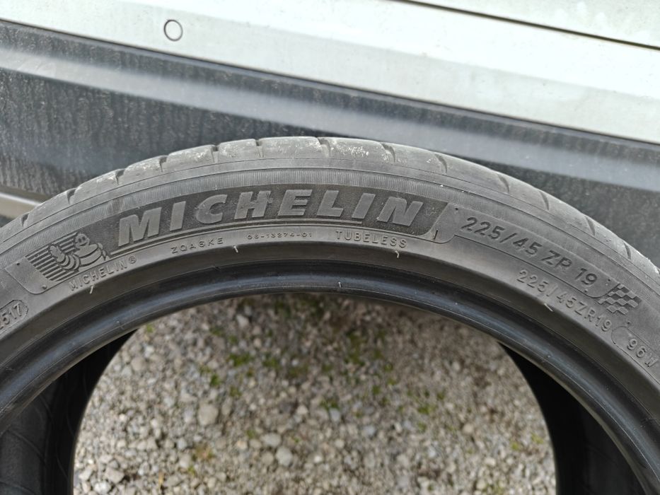 Opony letnie Michelin 225/45 R19 96W