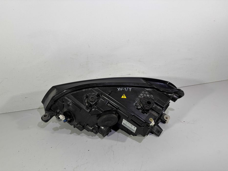 VW Caddy 2K1 Lampa Przednia Bi-Xenon Prawa Europa