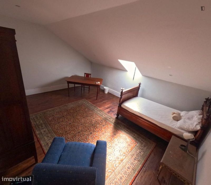 Quarto - localizado em Bonfim Porto