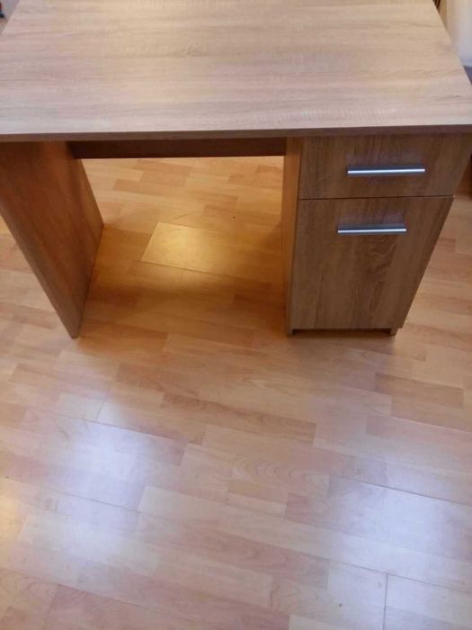 Biurko w bardzo dobrym stanie