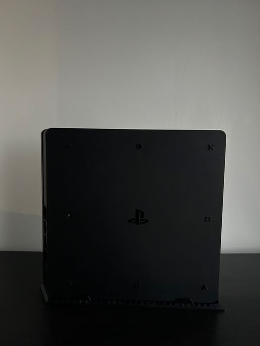 PS4 Slim 500Gb + Comando