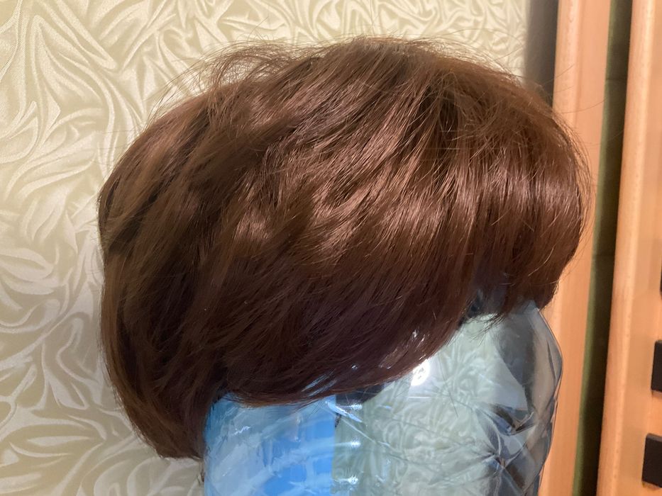 Перука темно-русява