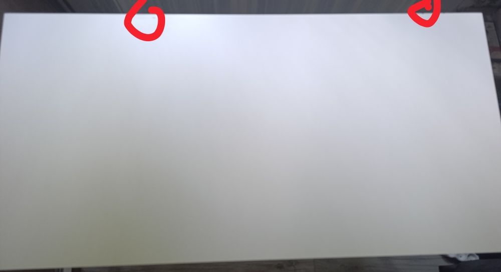 Białe biurko JYSK