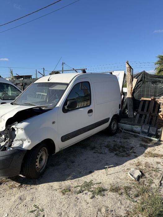 Renault kangoo acidentada