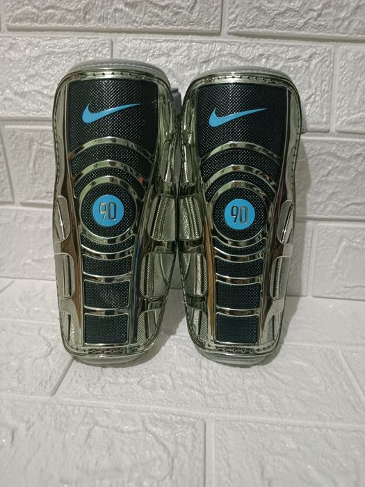 Щитки для футболу Nike