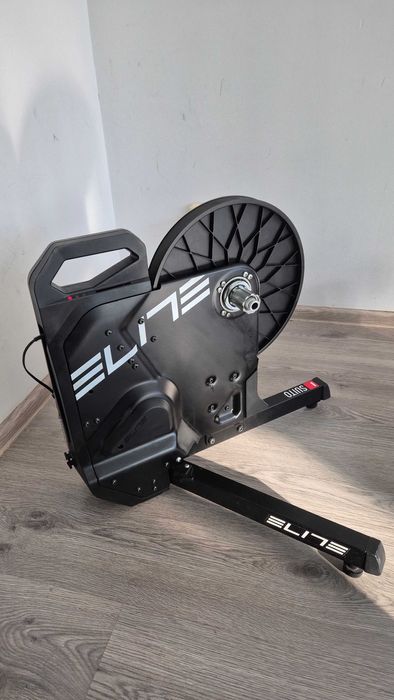 Elite Suito T – trenażer smart ERG + kaseta Shimano 105 11 rzędowa