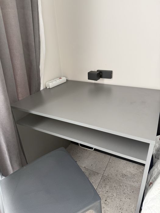 Стіл прикроватний / компьютерний