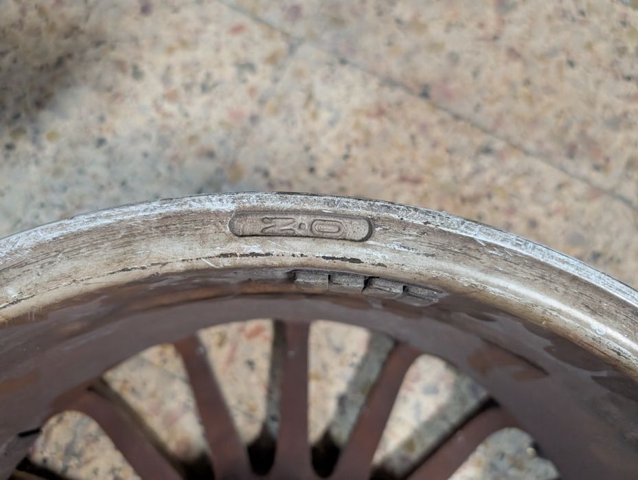 Só tenho uma jante citroen c2 Race 16"