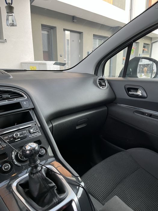 Peugeot 5008 godny uwagi . Polecam