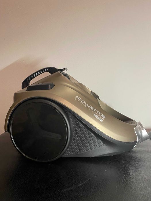 Rowenta RO3786EA Compact Power Cyclonic