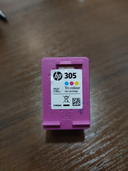 Продам кольоровий картридж.