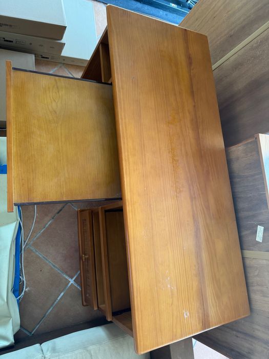 Mobília quarto em madeira de Pinho maciça