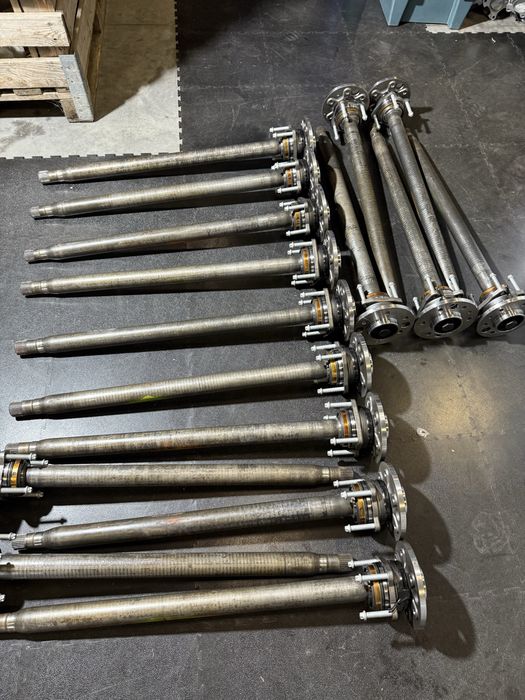 Піввісь полуось засверлена ступиця SNR вісь оригінал. Спрінтер 906 907